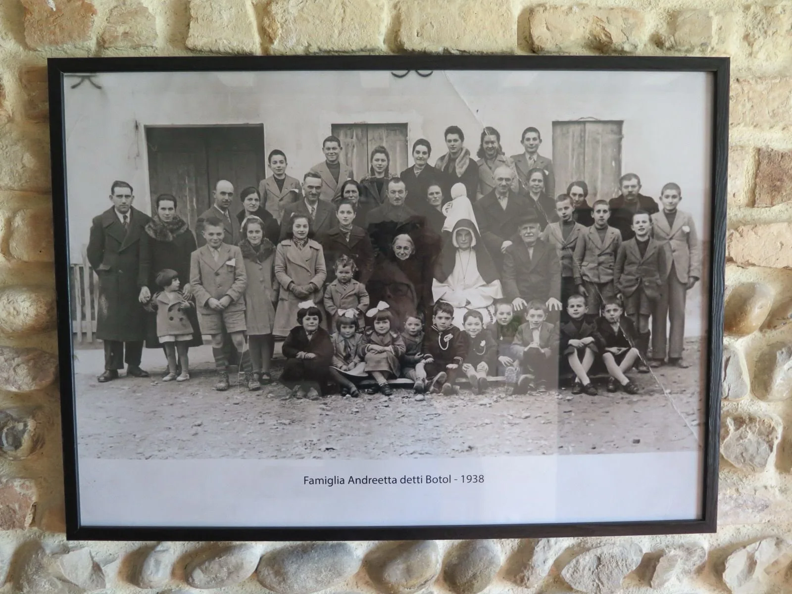 La familia Andreetta, conocida como Botol, reunida en 1938