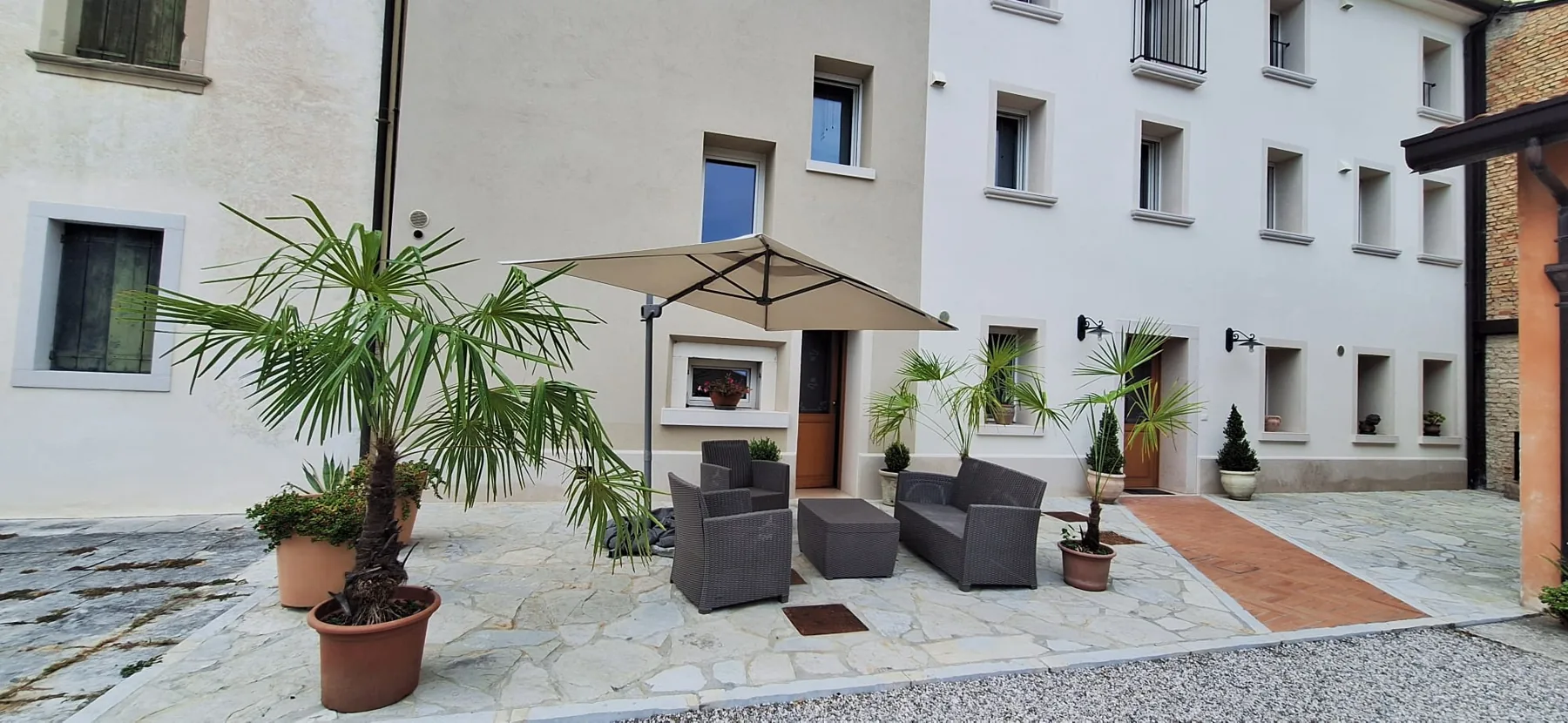 Borgo Botol patio