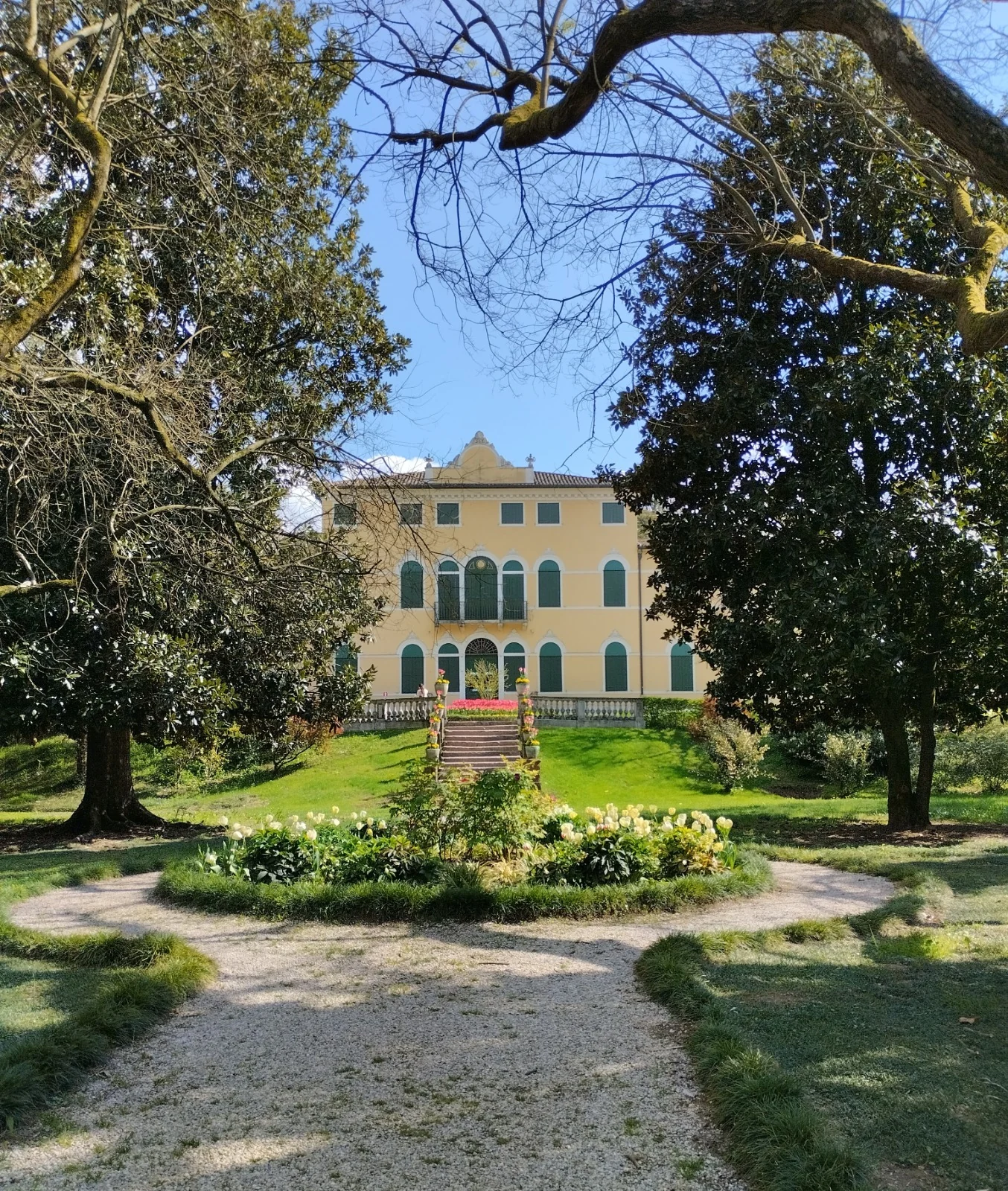 Villa Varda and its garden